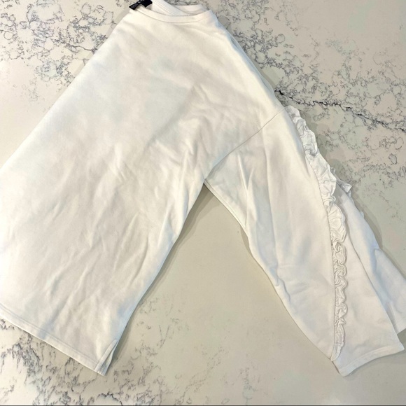 Lord & Taylor Sweaters - Lord & Taylor white crew neck sweatshirt
